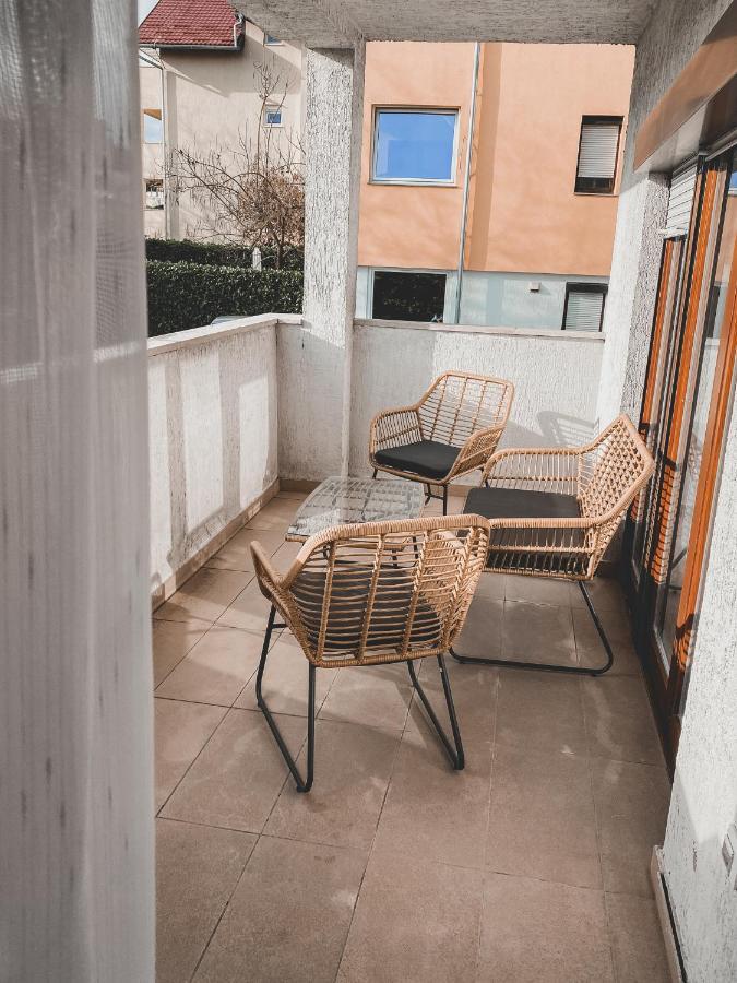 Helles 3 Schlafzimmer Apartment Zwischen Zagreb Zentrum & Natur Exterior foto